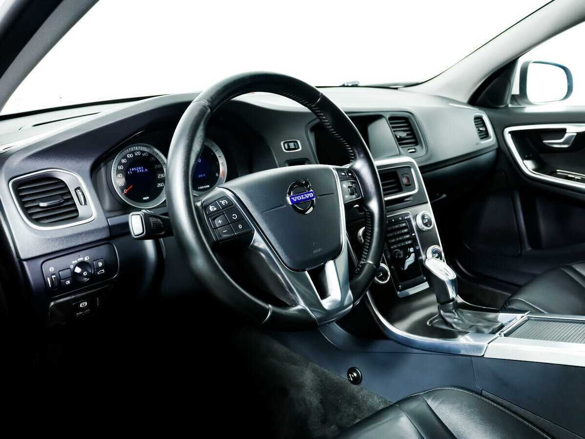 Б/У Вольво С60 2012 года. Фото: #12