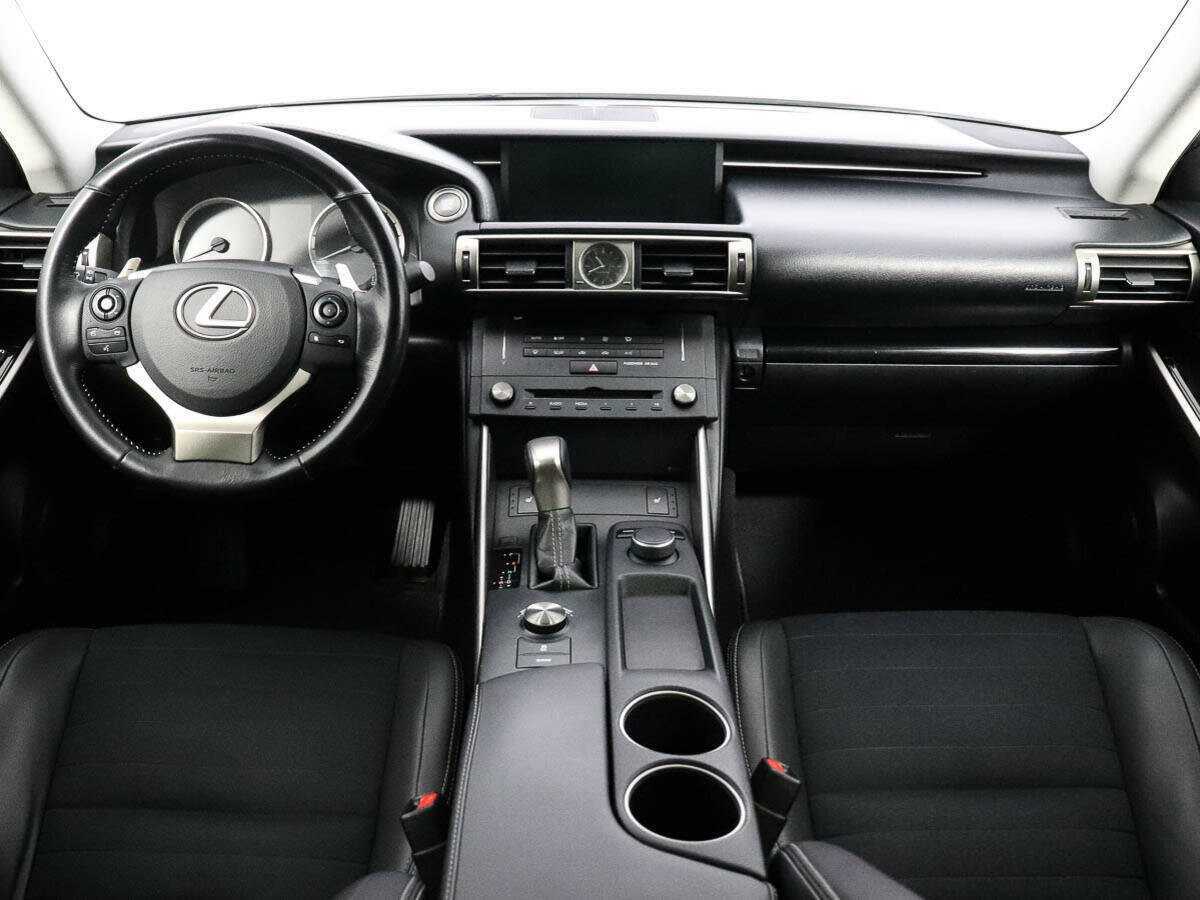 Lexus IS 2015 года с пробегом. Фото: #15