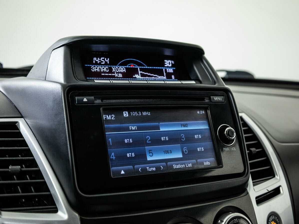 Б/У Митсубиши Паджеро Спорт 2015 года. Фото: #17