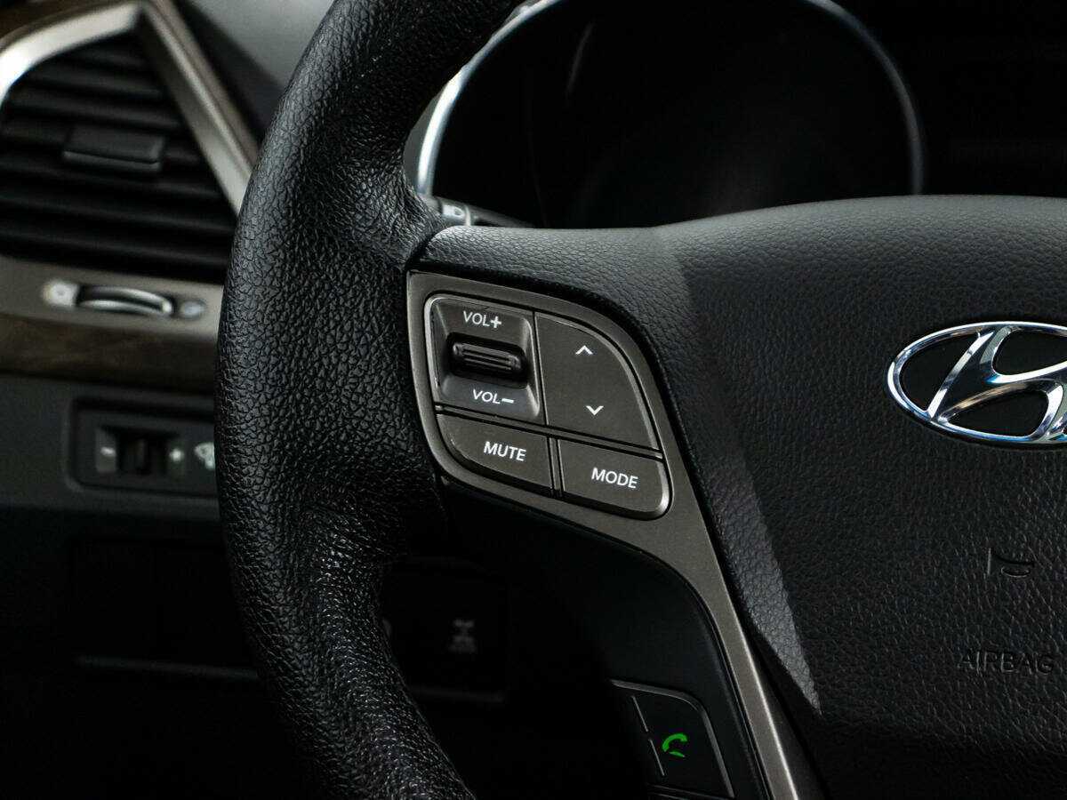 Б/У Хендай Санта Фе 2017 года. Фото: #23