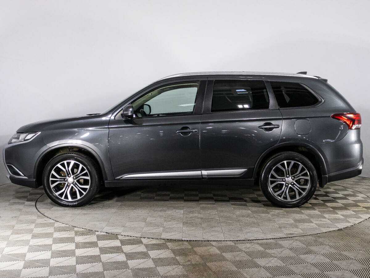 Б/У Митсубиши Оутлэндер 2018 года. Фото: #7