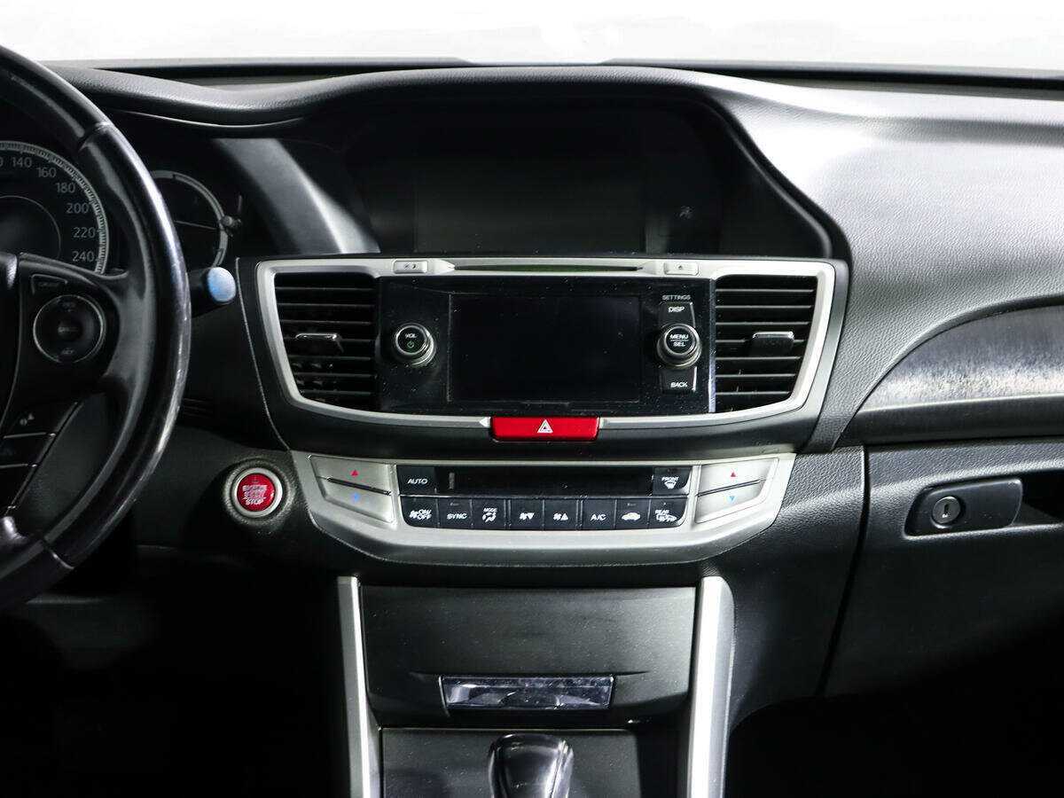 Б/У Хонда Аккорд 2013 года. Фото: #10