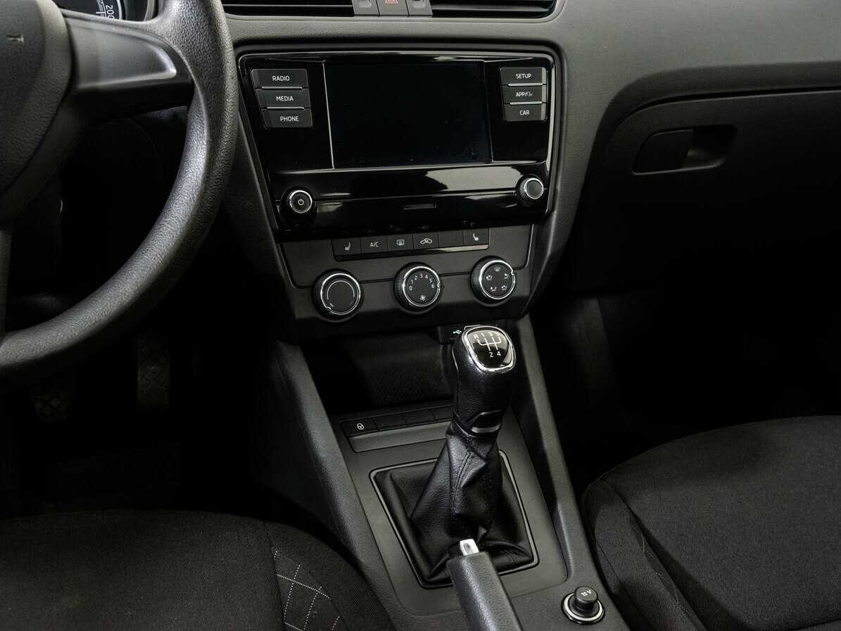 Б/У Шкода Октавия 2019 года. Фото: #11