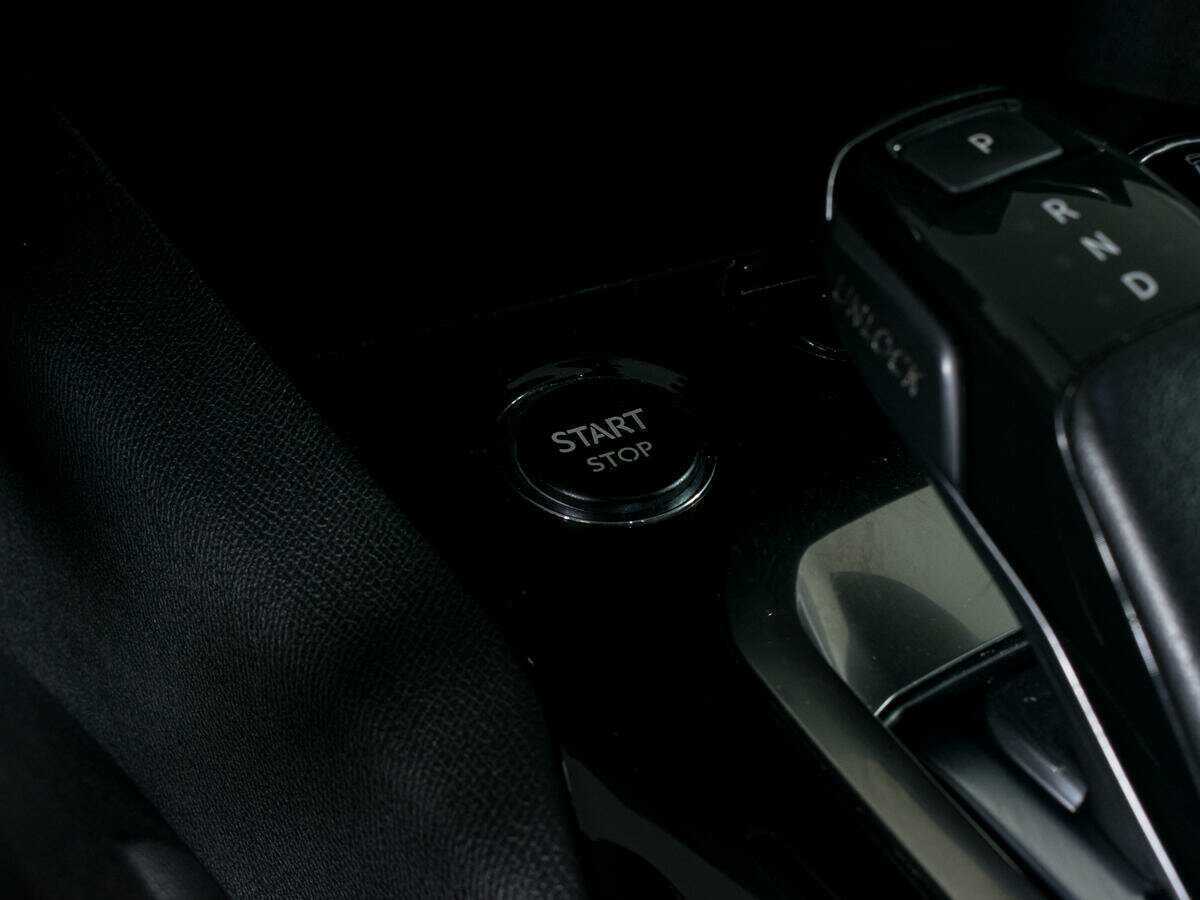 Б/У Пежо 3008 2018 года. Фото: #13