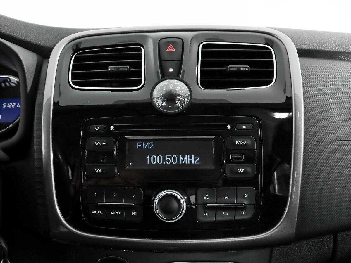 Б/У Рено Сандеро 2016 года. Фото: #14