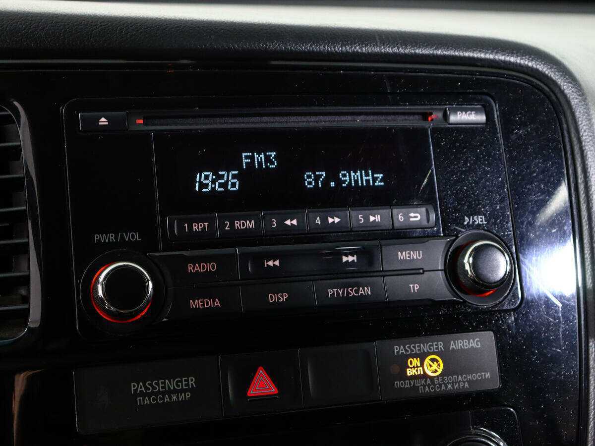 Б/У Митсубиши Оутлэндер 2018 года. Фото: #14