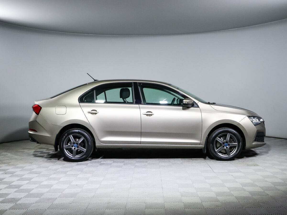 Б/У Шкода Рапид 2021 года. Фото: #3