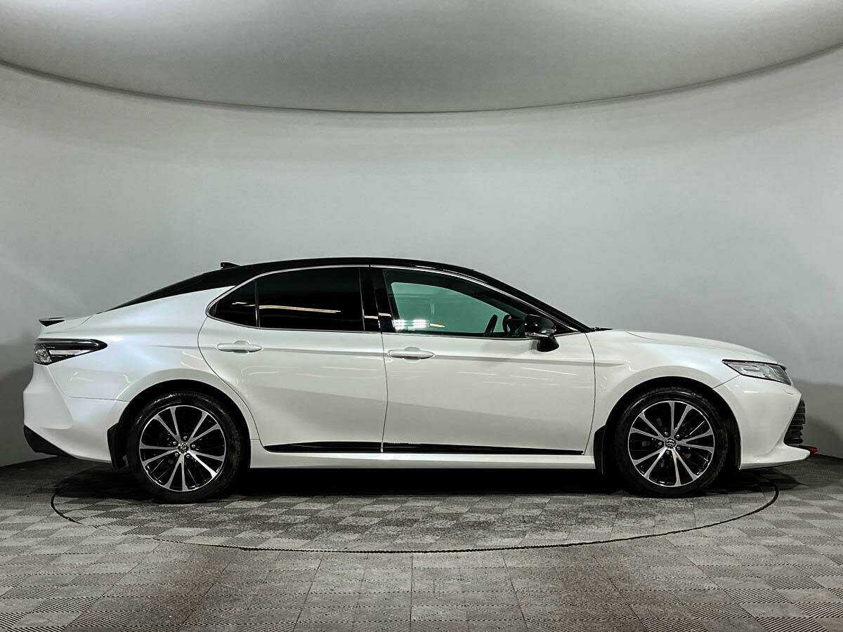 Toyota Camry 2020 года с пробегом. Фото: #3
