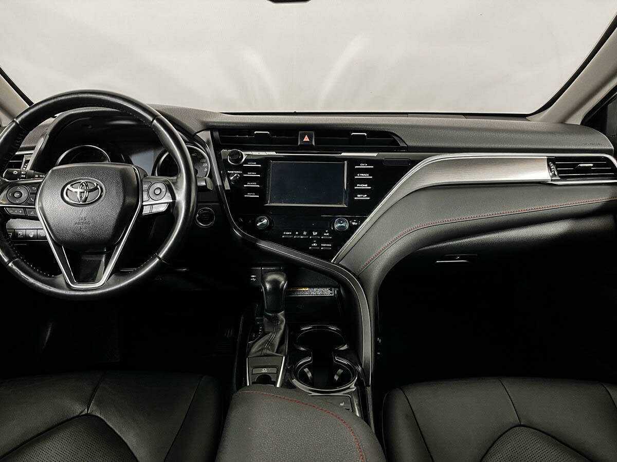 Toyota Camry 2020 года с пробегом. Фото: #11