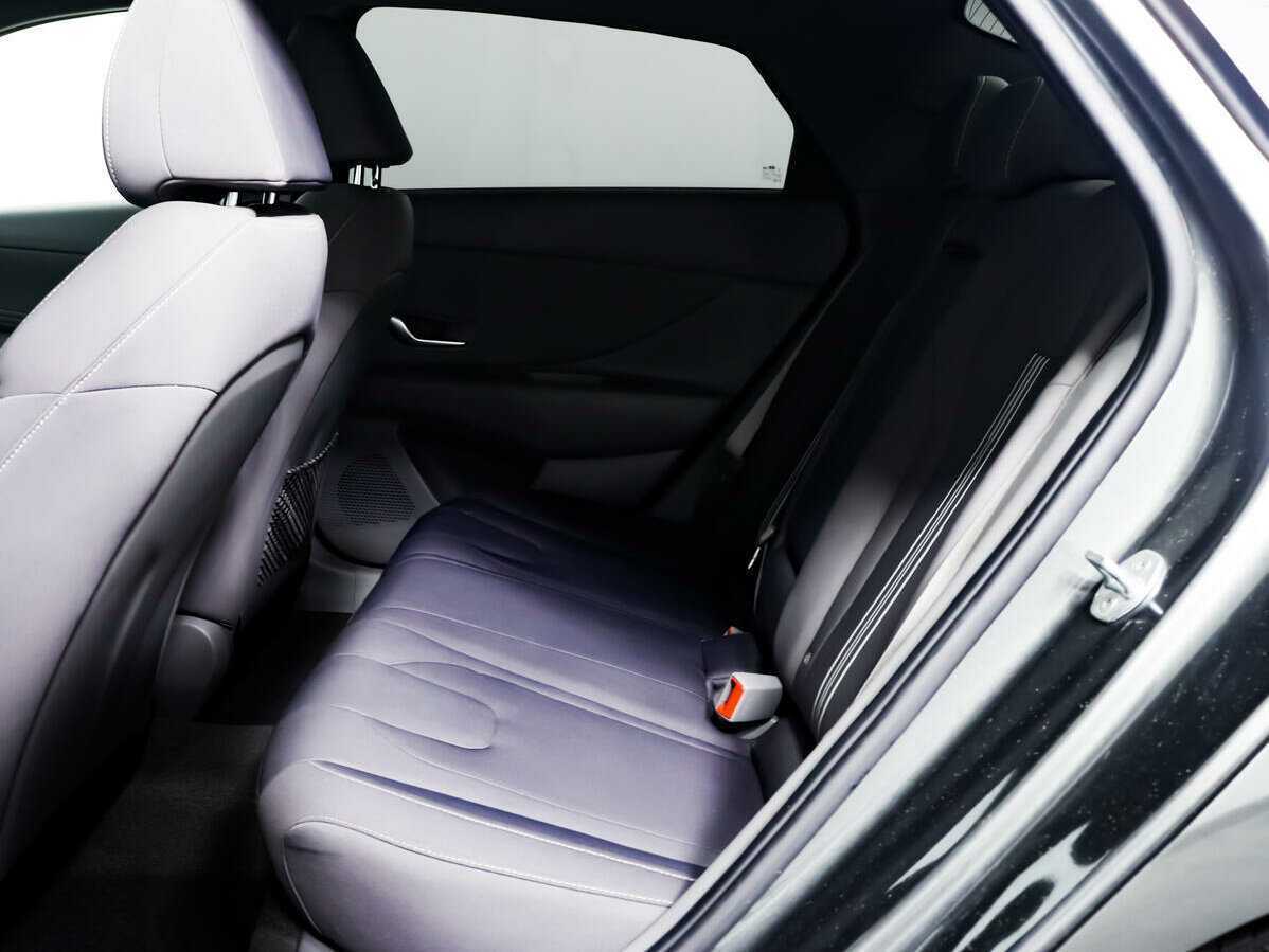 Hyundai Elantra 2021 года с пробегом. Фото: #11