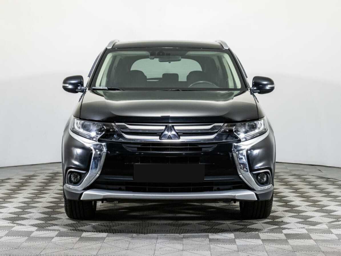 Б/У Митсубиши Оутлэндер 2018 года. Фото: #1