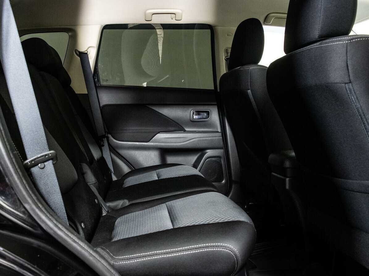 Б/У Митсубиши Оутлэндер 2018 года. Фото: #15