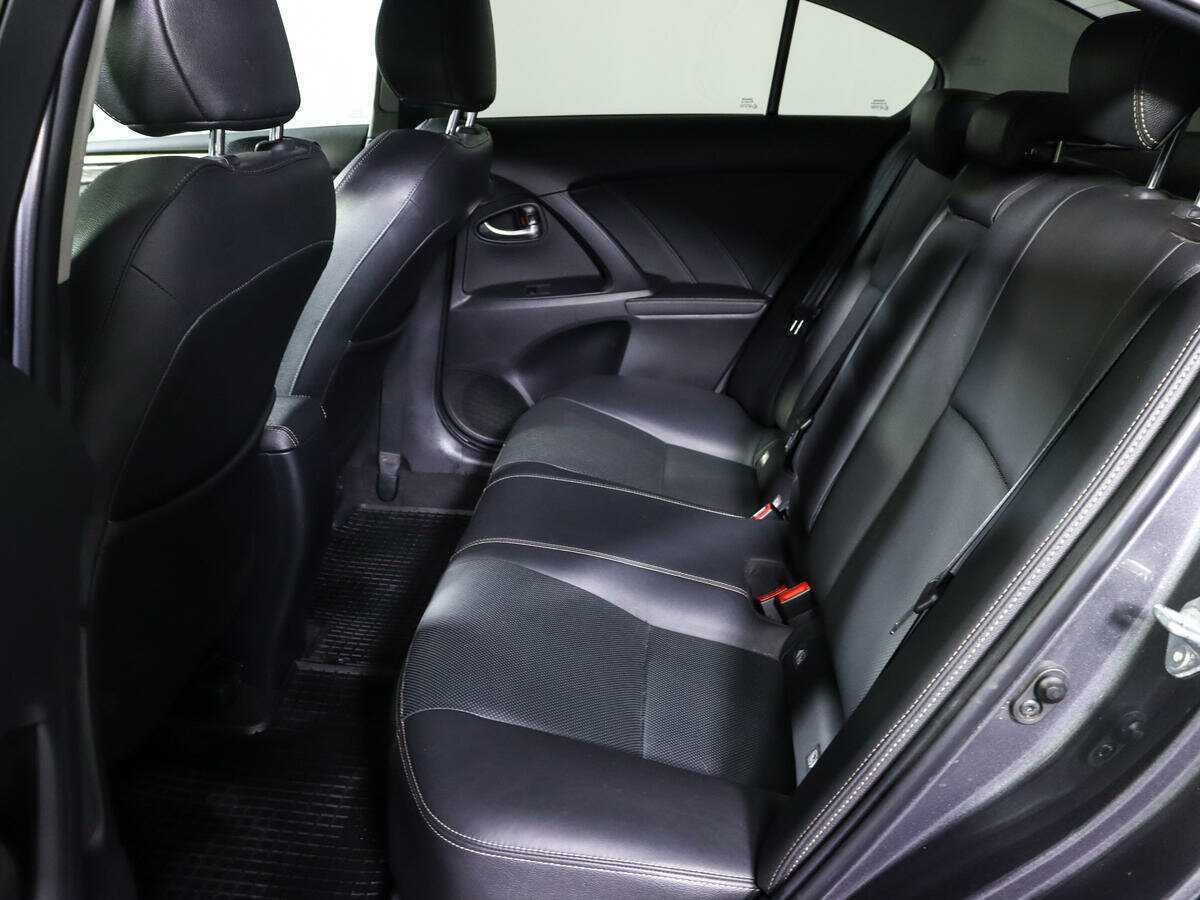 Б/У Тойота Авенсис 2018 года. Фото: #6