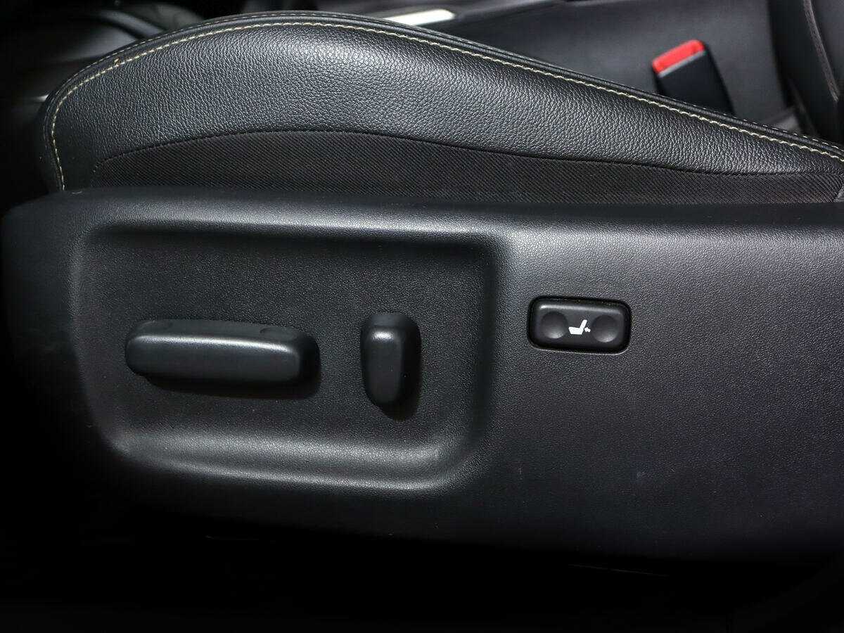 Б/У Тойота Авенсис 2018 года. Фото: #15