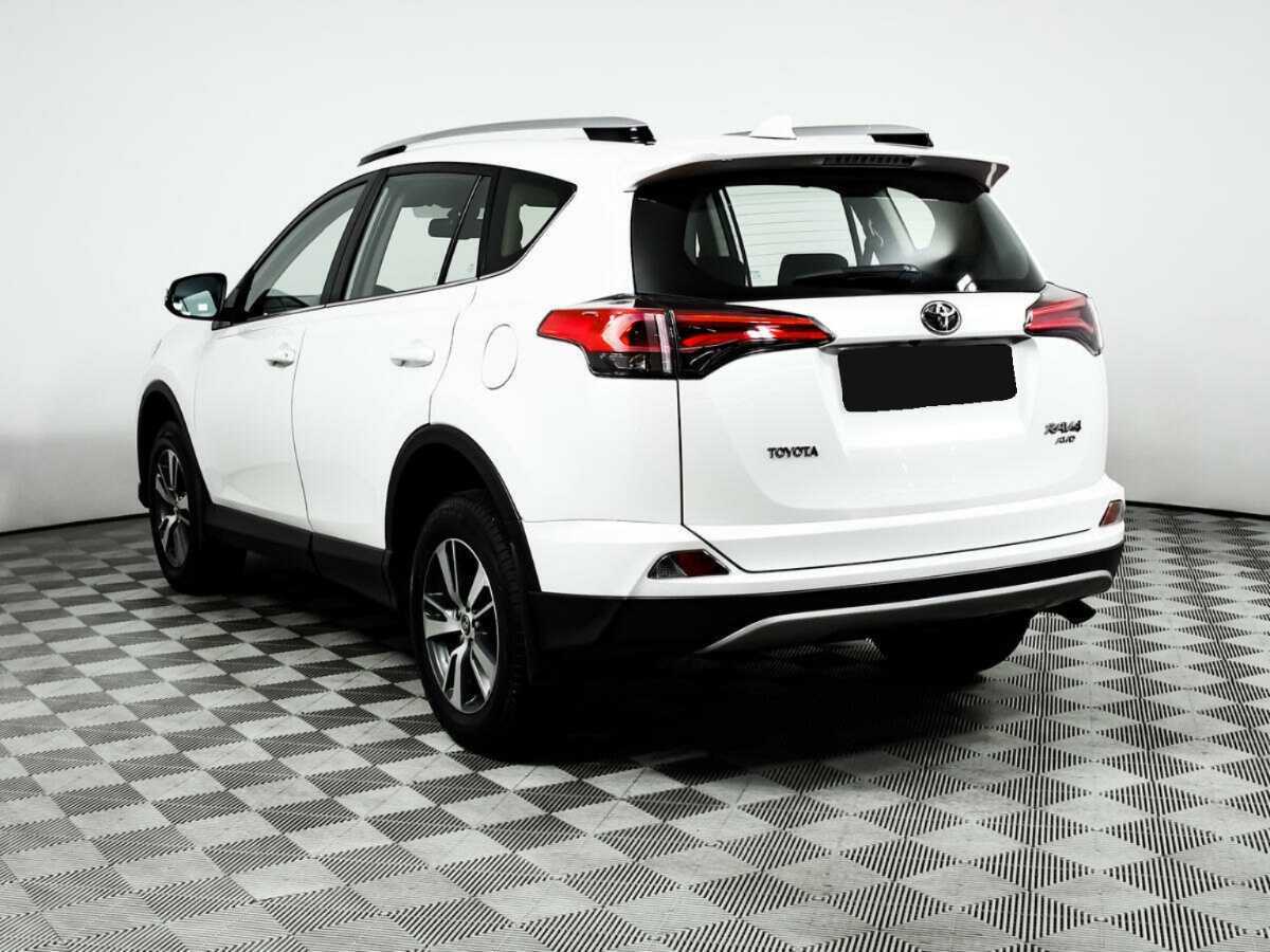 Toyota RAV4 2018 года с пробегом. Фото: #6
