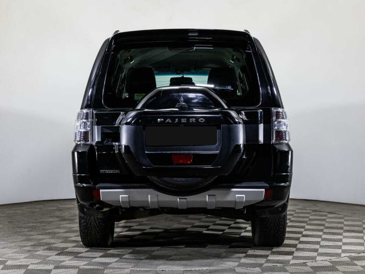 Mitsubishi Pajero 2018 года с пробегом. Фото: #4