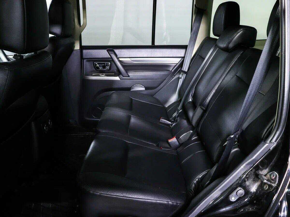 Б/У Митсубиши Паджеро 2013 года. Фото: #7