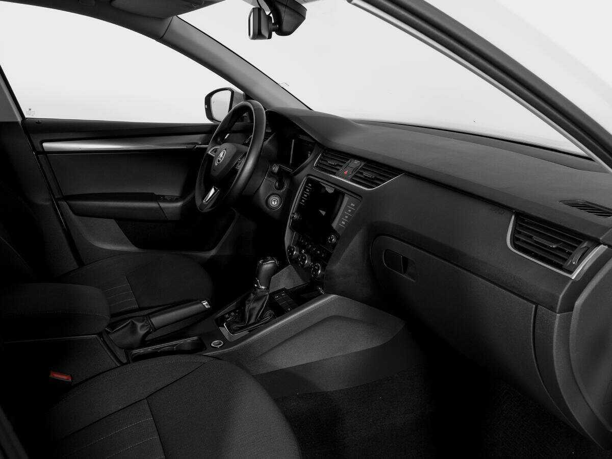 Б/У Шкода Октавия 2019 года. Фото: #8