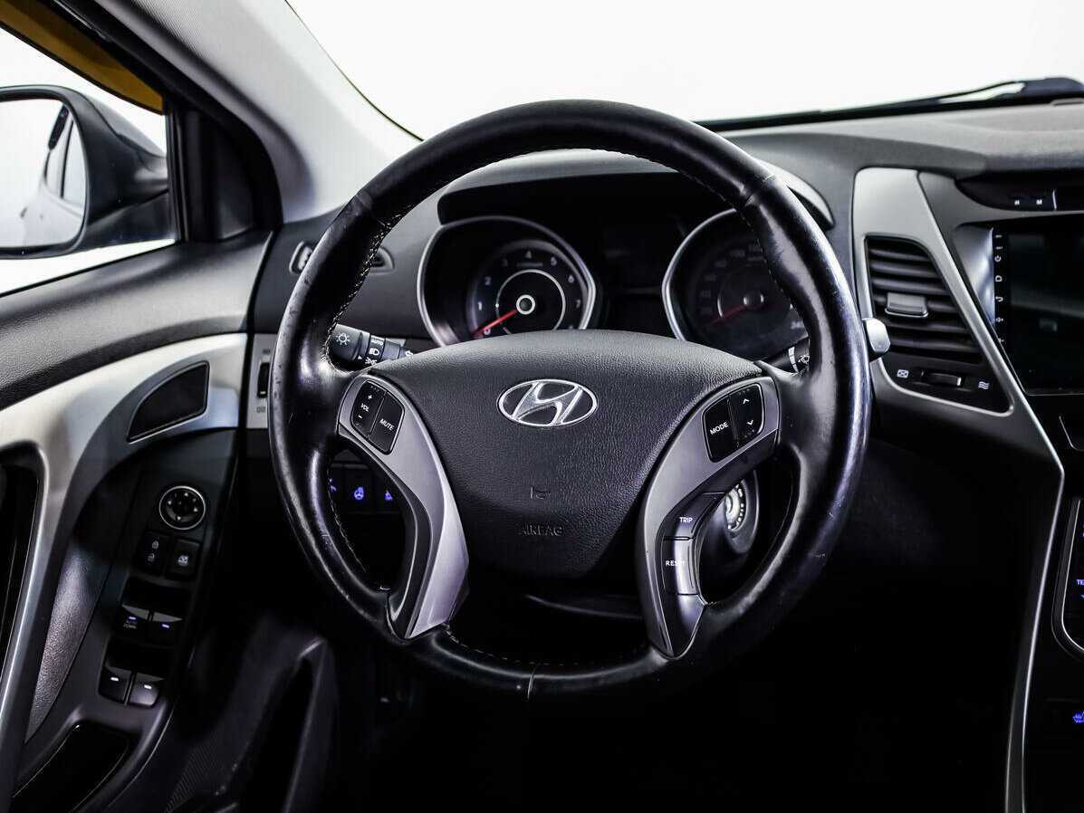Hyundai Elantra 2015 года с пробегом. Фото: #9