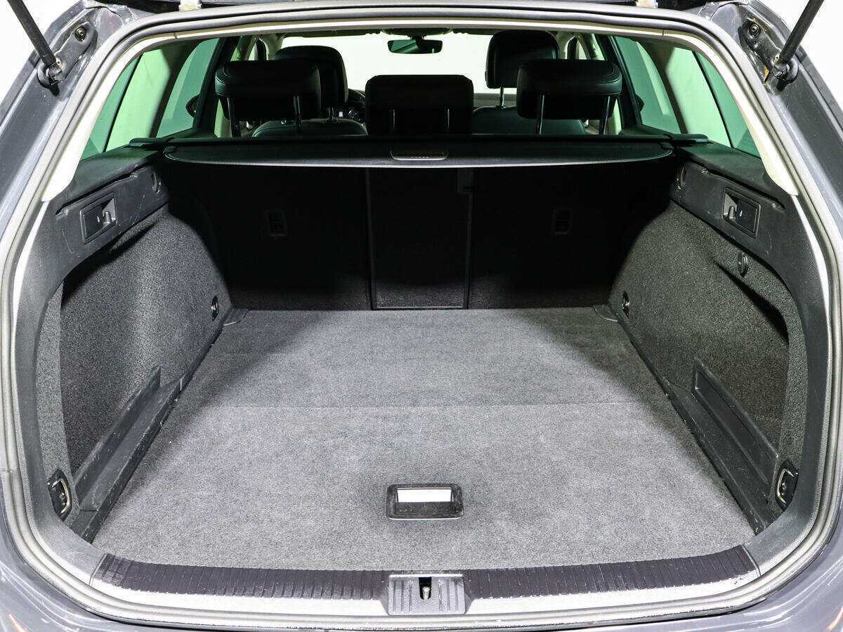 Б/У Фольксваген Пассат 2017 года. Фото: #14