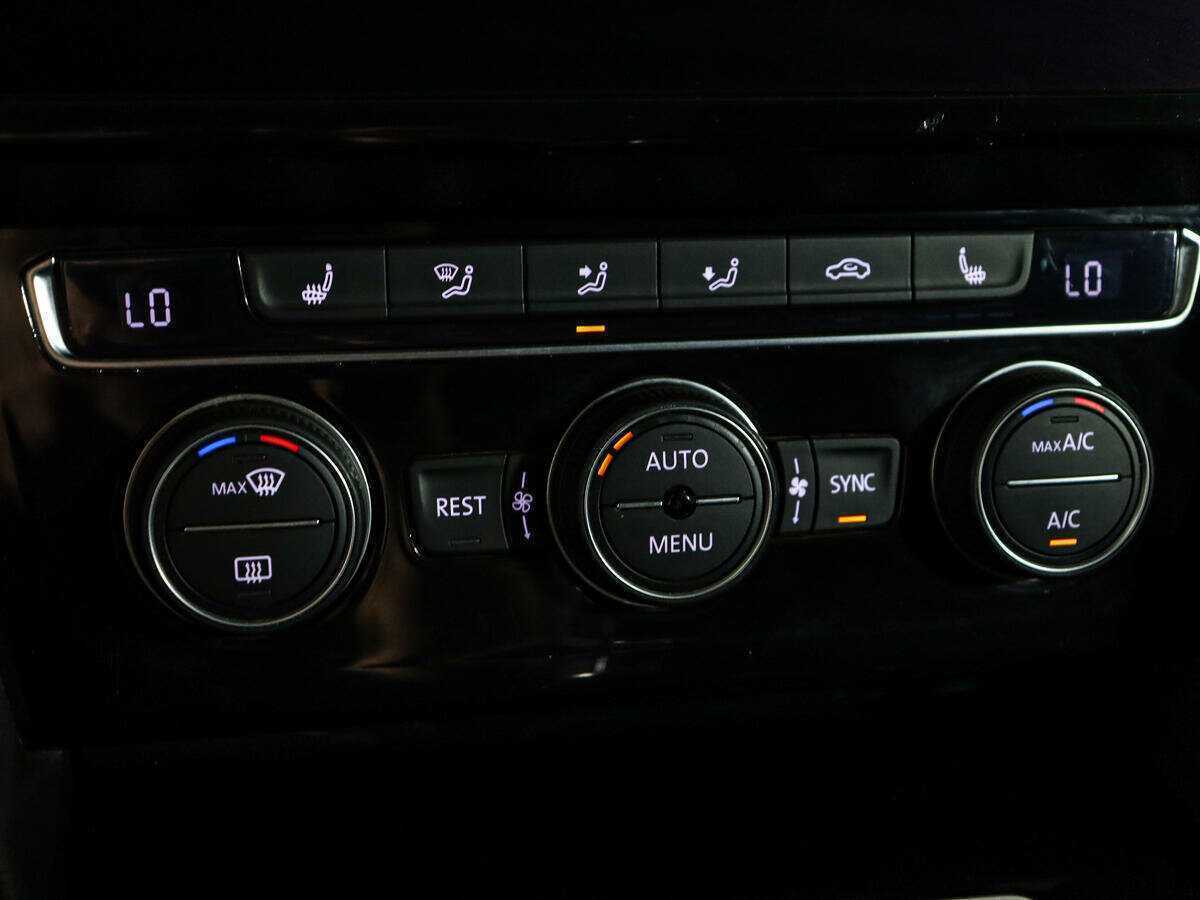 Б/У Фольксваген Пассат 2017 года. Фото: #20