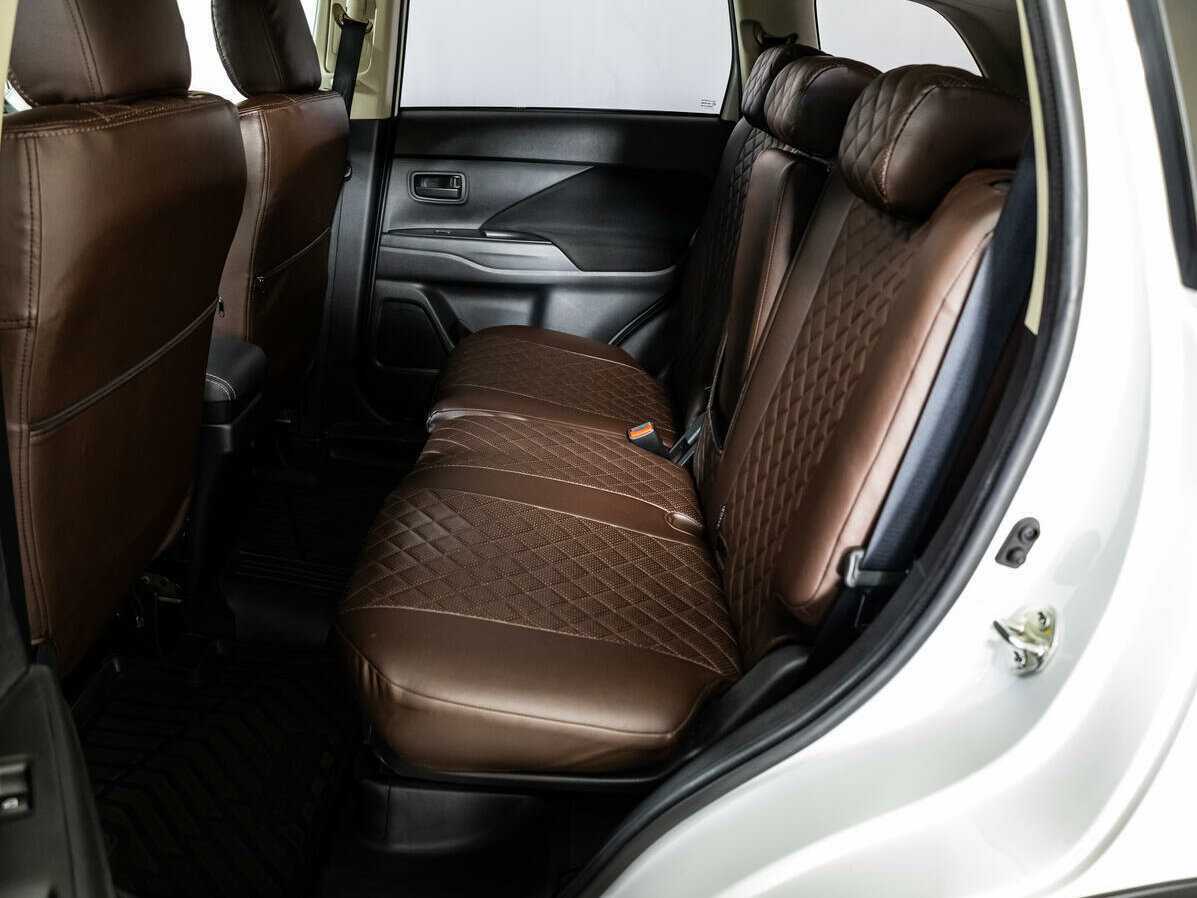 Б/У Митсубиши Оутлэндер 2020 года. Фото: #7