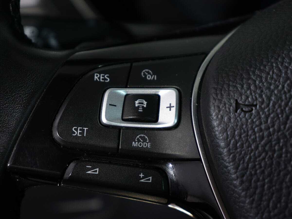 Б/У Фольксваген Тигуан 2018 года. Фото: #16