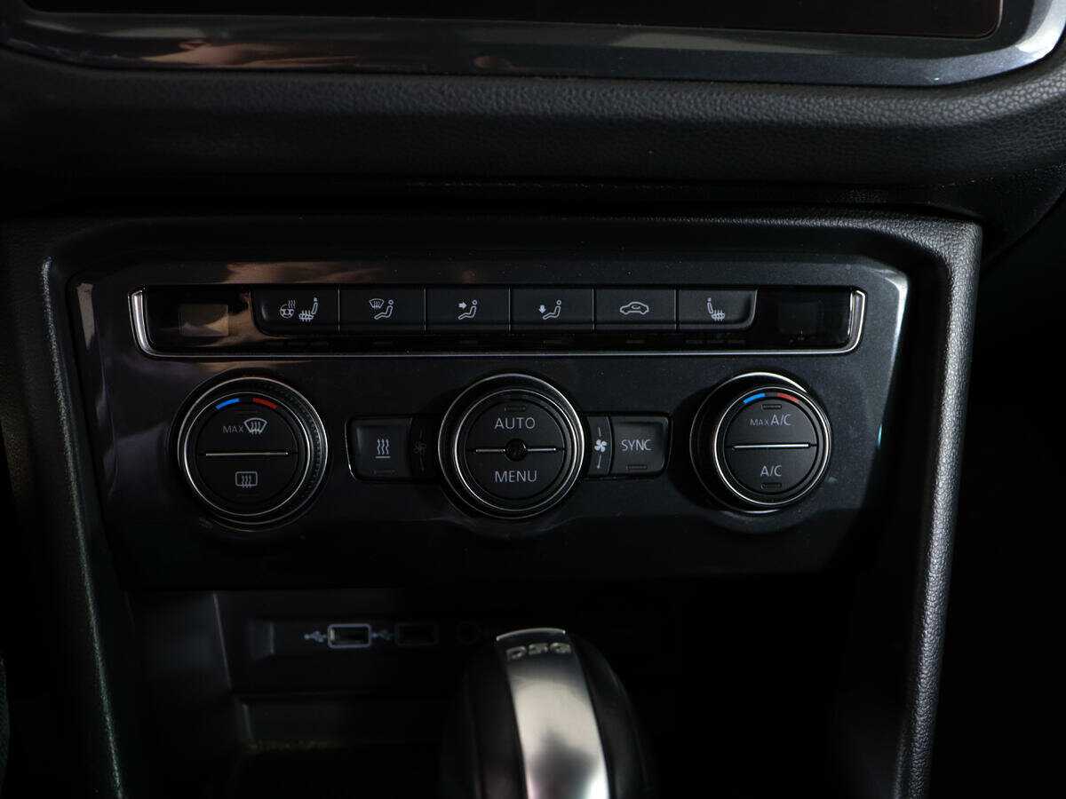 Б/У Фольксваген Тигуан 2018 года. Фото: #17