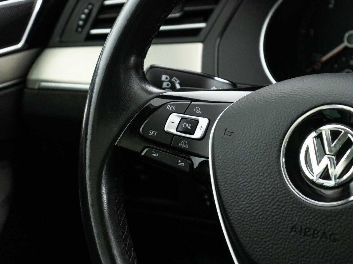 Б/У Фольксваген Пассат 2017 года. Фото: #17