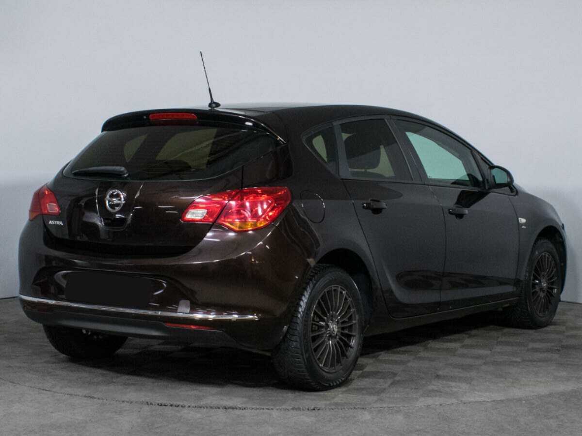 Б/У Опель Астра 2014 года. Фото: #4