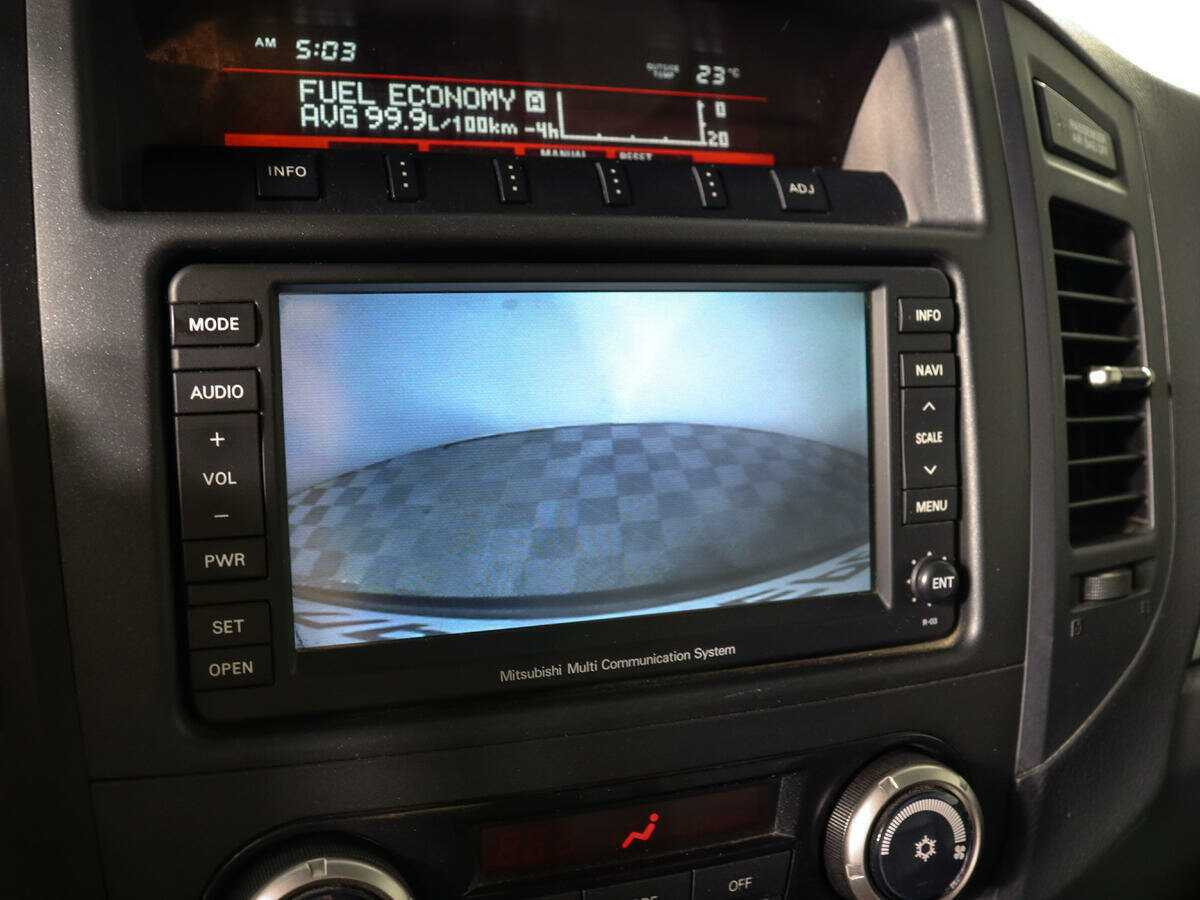 Б/У Митсубиши Паджеро 2012 года. Фото: #12