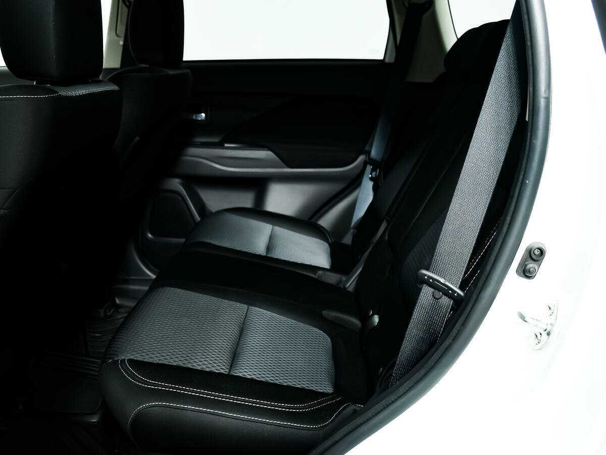 Б/У Митсубиши Оутлэндер 2019 года. Фото: #11