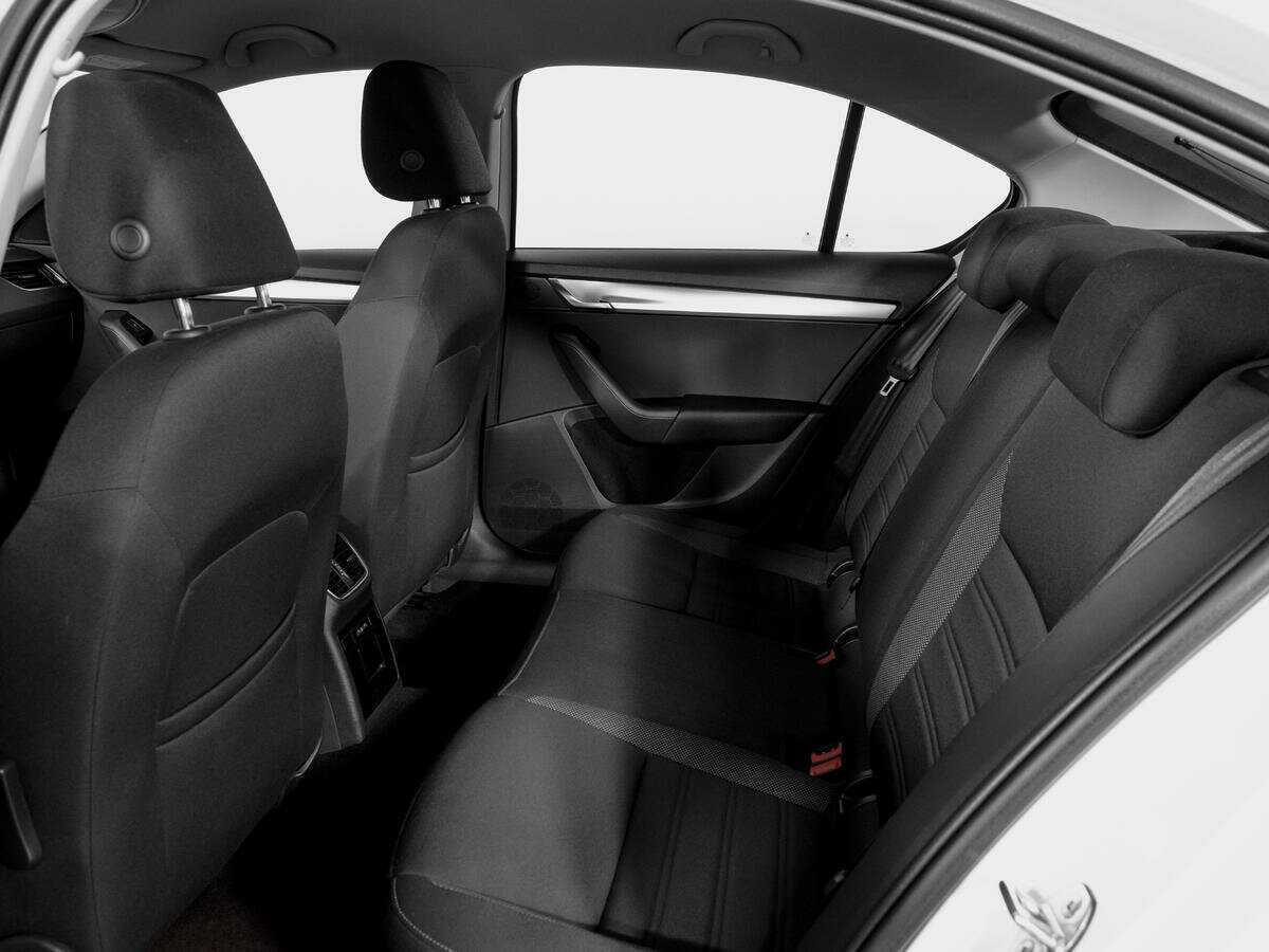 Б/У Шкода Октавия 2019 года. Фото: #9