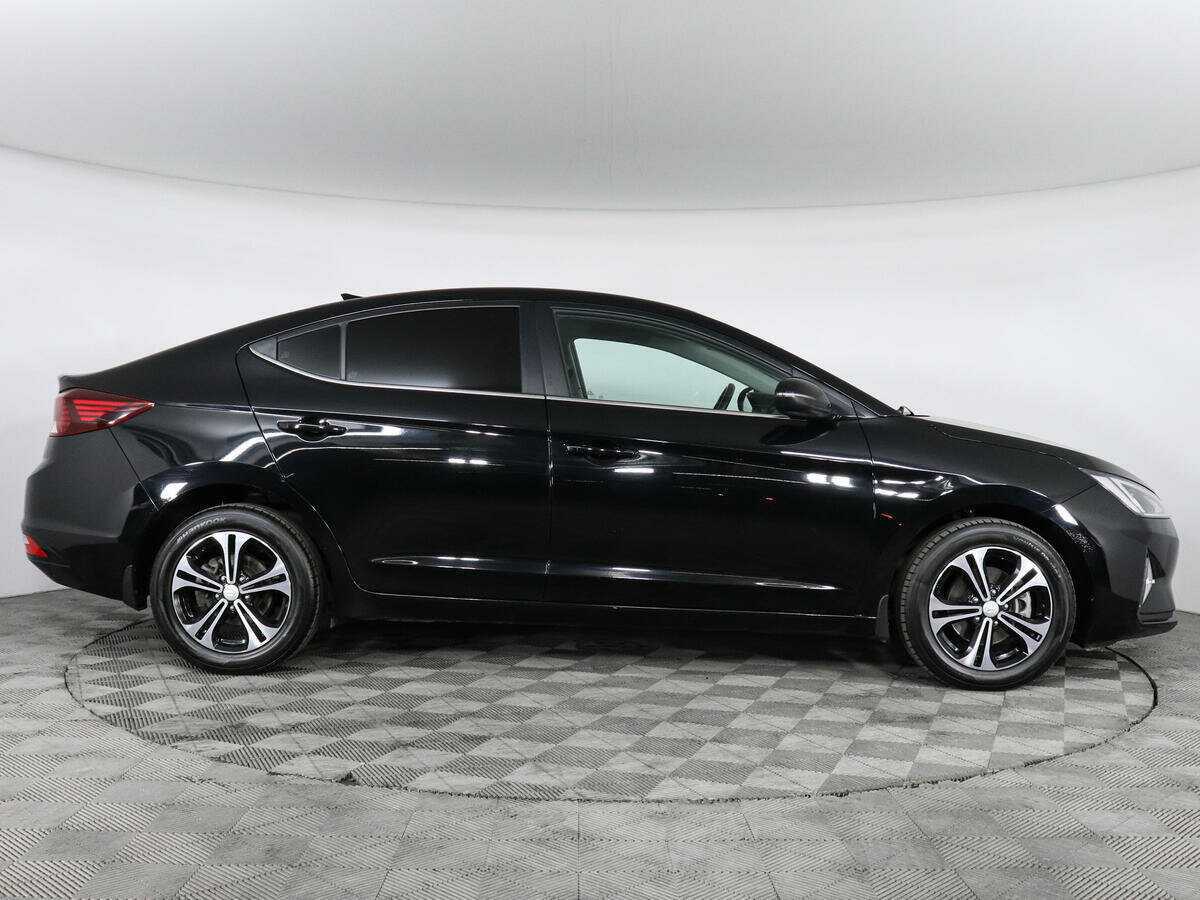 Hyundai Elantra 2019 года с пробегом. Фото: #3
