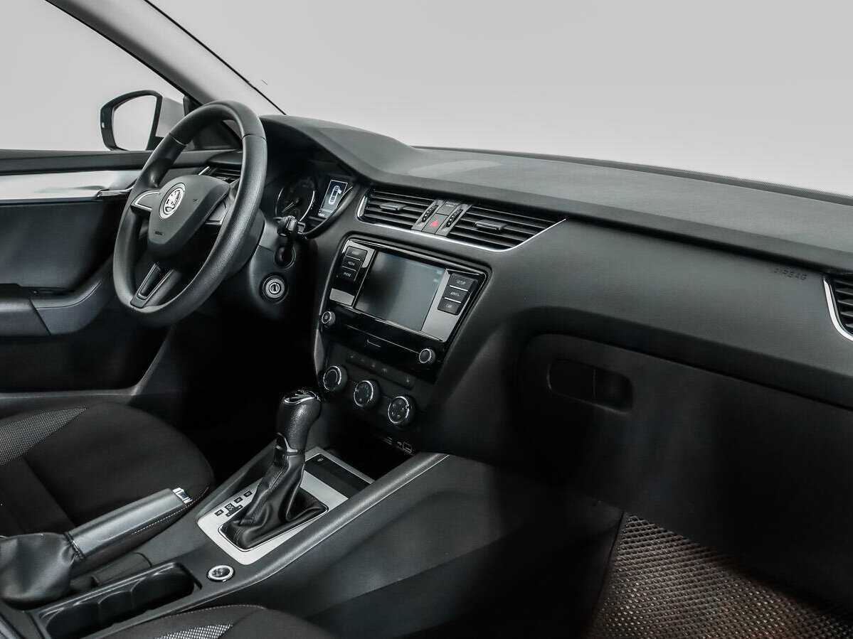 Б/У Шкода Октавия 2018 года. Фото: #10