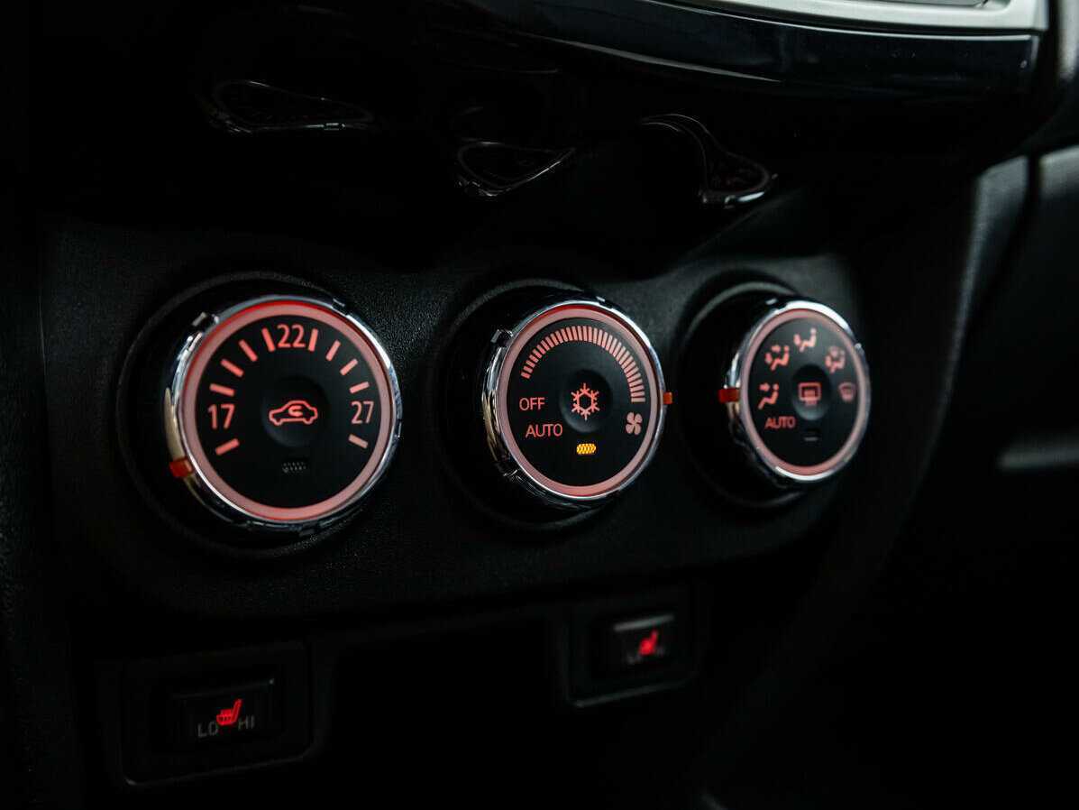 Б/У Митсубиши АС-Икс 2014 года. Фото: #13