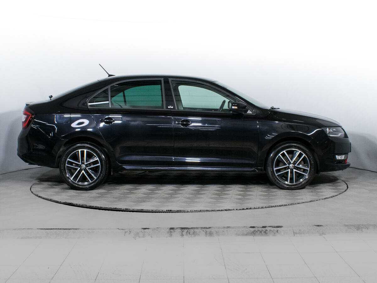 Б/У Шкода Рапид 2018 года. Фото: #3