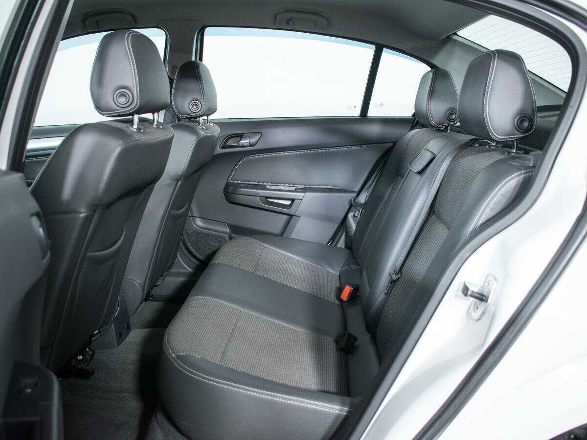 Б/У Опель Астра 2014 года. Фото: #9