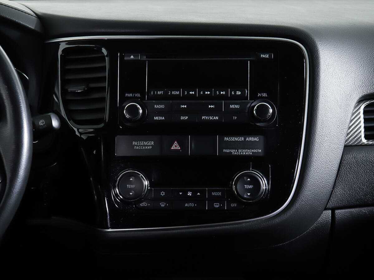 Б/У Митсубиши Оутлэндер 2018 года. Фото: #11