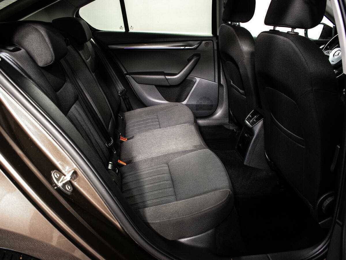 Б/У Шкода Октавия 2018 года. Фото: #6