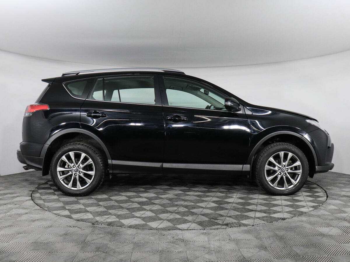 Toyota RAV4 2018 года с пробегом. Фото: #3