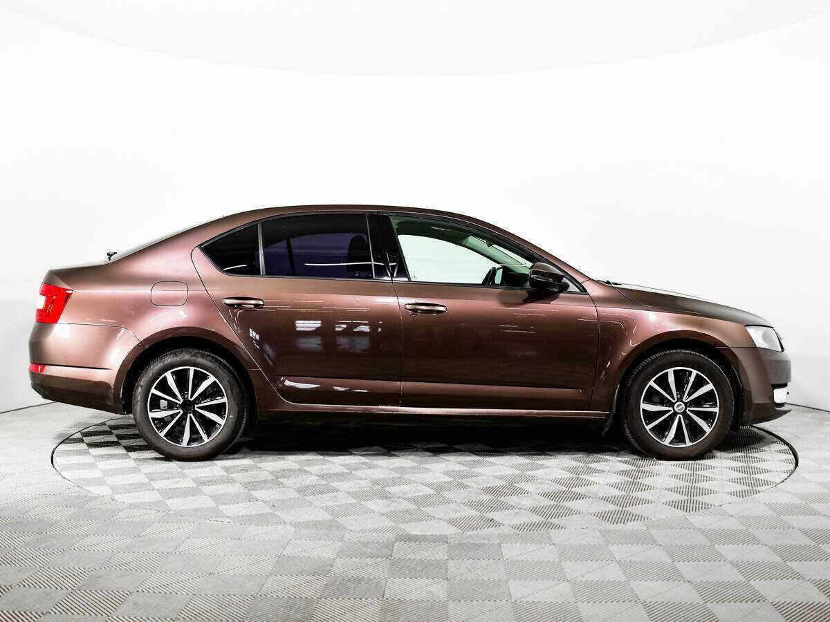 Б/У Шкода Октавия 2013 года. Фото: #3