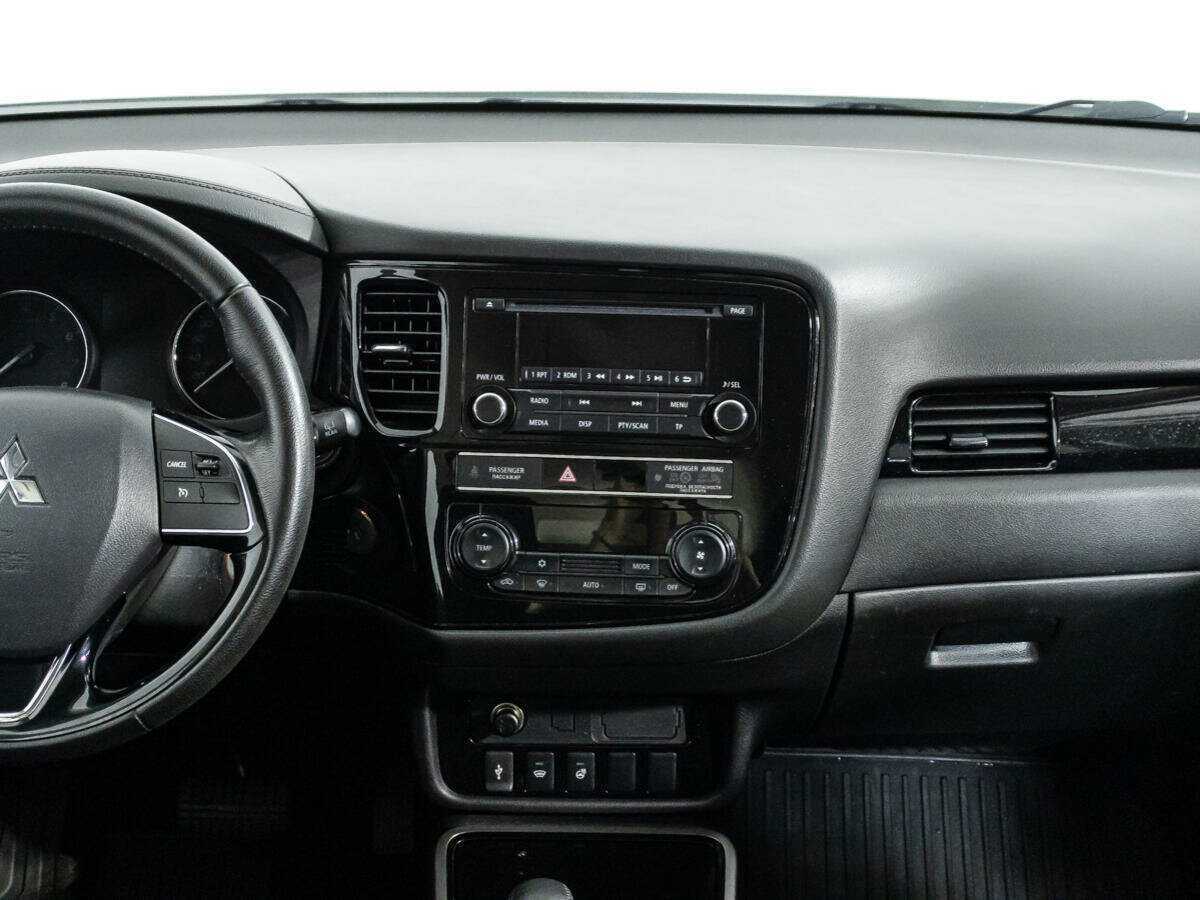 Б/У Митсубиши Оутлэндер 2020 года. Фото: #13