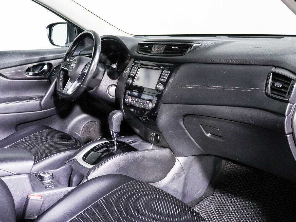 Б/У Ниссан Икс-Трейл 2018 года. Фото: #8