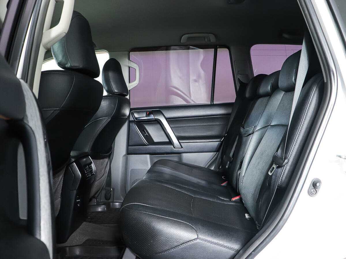 Toyota Land Cruiser Prado 2012 года с пробегом. Фото: #9