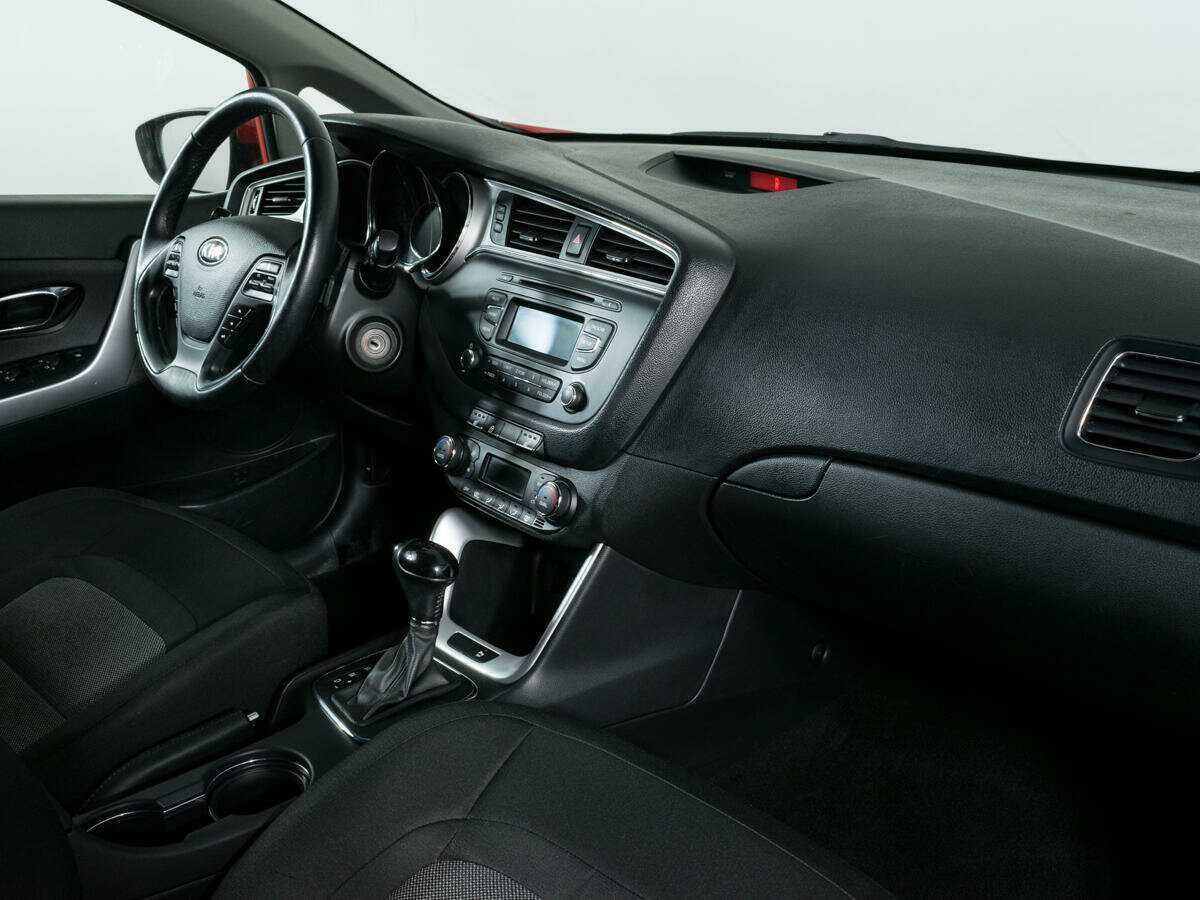 Б/У Киа Сид 2018 года. Фото: #8