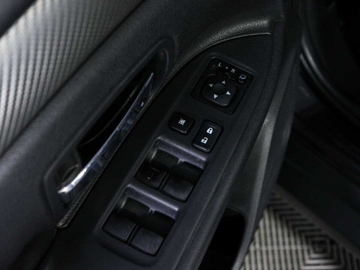 Б/У Митсубиши Оутлэндер 2012 года. Фото: #12