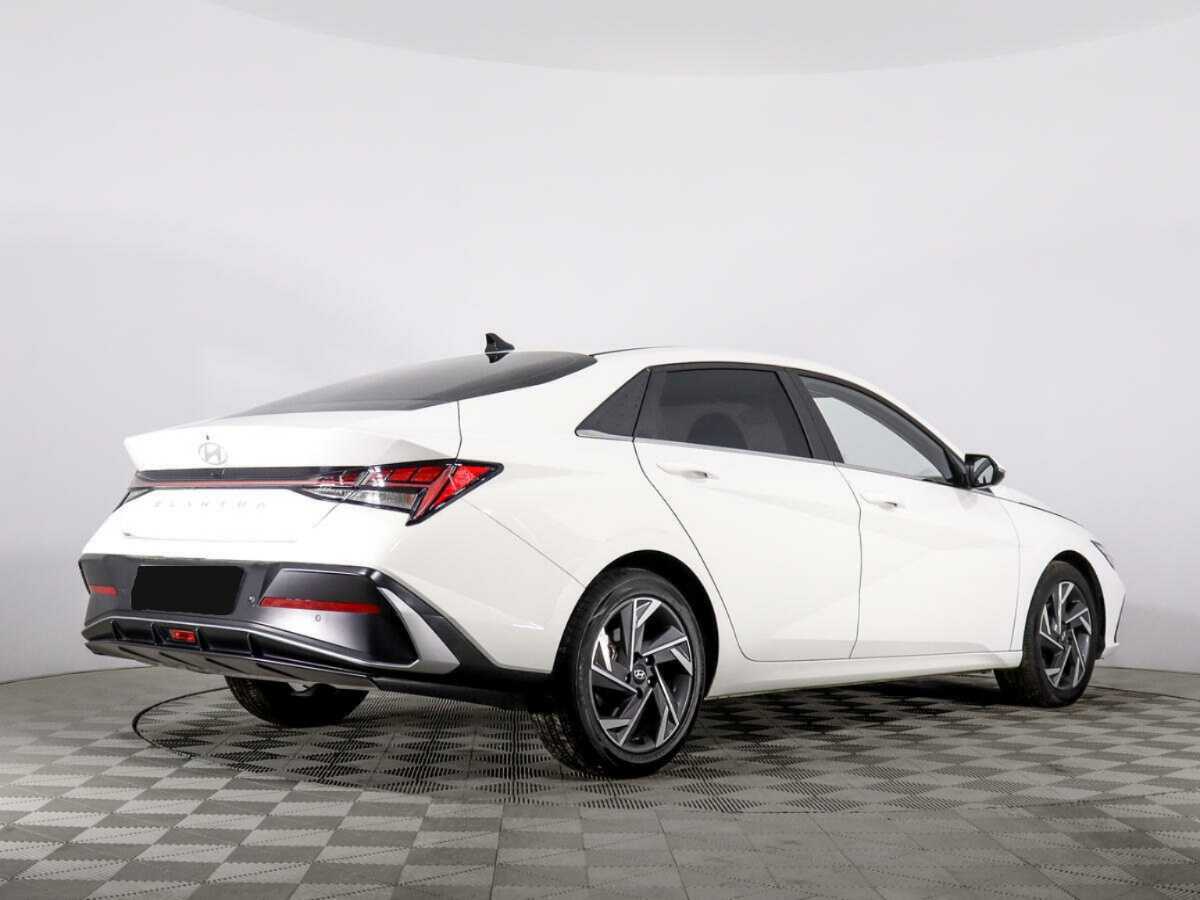 Б/У Хендай Елантра 2024 года. Фото: #4