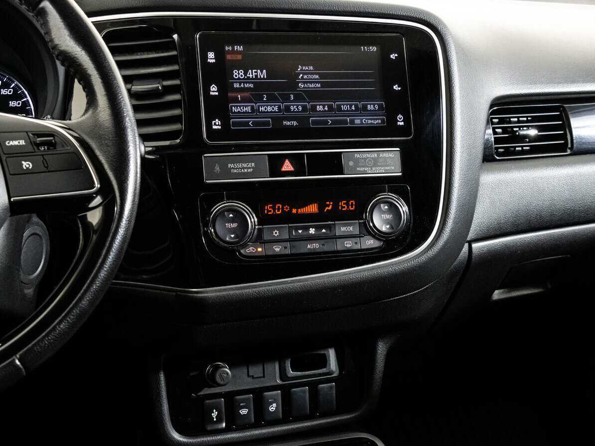 Б/У Митсубиши Оутлэндер 2019 года. Фото: #11