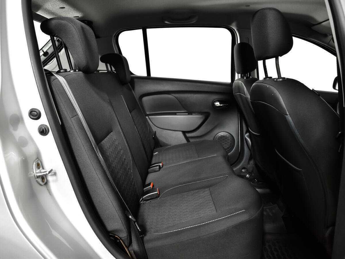 Б/У Рено Сандеро 2015 года. Фото: #9